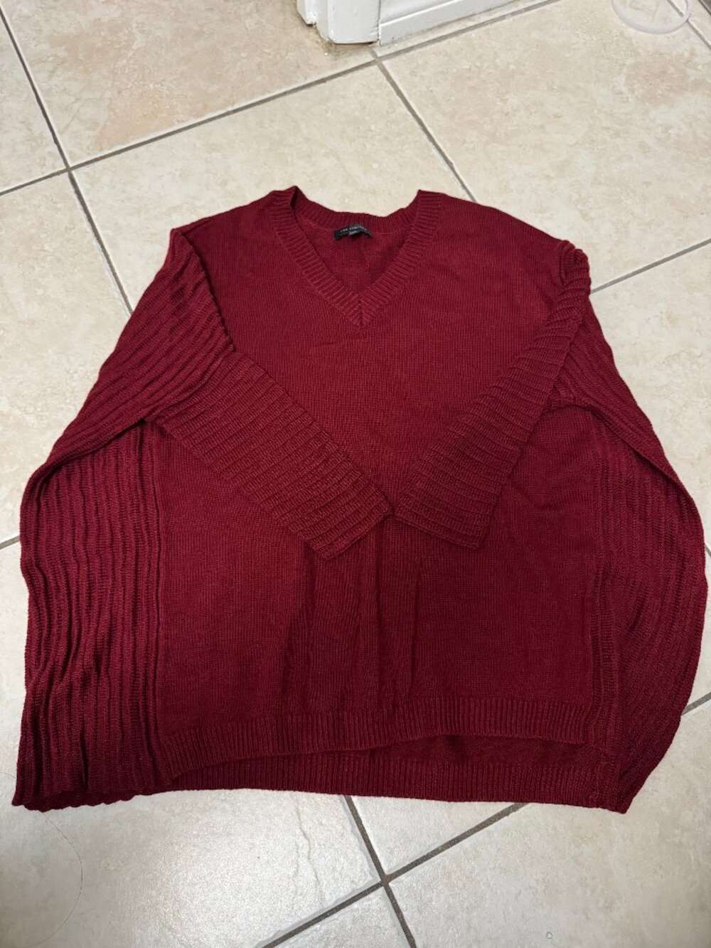 the limited burgundy v-neck oversized ribbed sweater π· size XS (fits slouchy!)